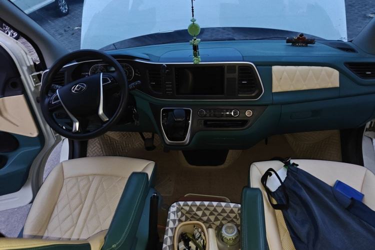 Used SAIC MAXUS Xintu V80 2023 2.0T AMT Classic Aoyuntong Long Wheelbase Mid-Height 6/7/8/9-Seater Center Console