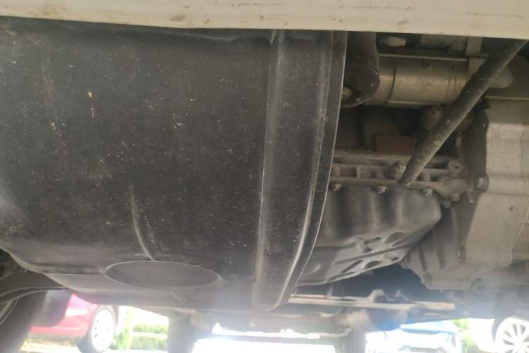 Used SAIC MAXUS Xintu V80 2023 2.0T AMT Classic Aoyuntong Long Wheelbase Mid-Height 6/7/8/9-Seater Chassis Front