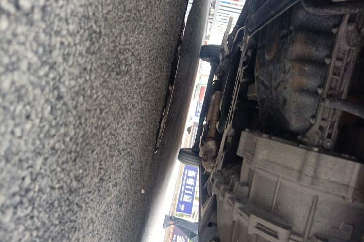 Used SAIC MAXUS Xintu V80 2023 2.0T AMT Classic Aoyuntong Long Wheelbase Mid-Height 6/7/8/9-Seater Chassis Front