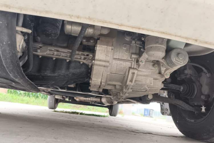 Used SAIC MAXUS Xintu V80  Chassis Front