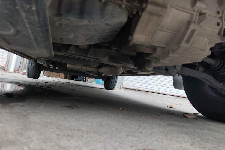 Used SAIC MAXUS Xintu V80  Chassis Front