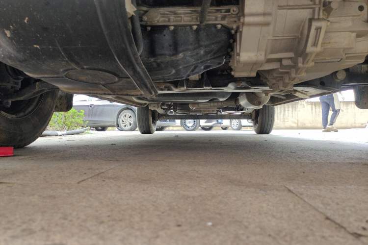 Used SAIC MAXUS Xintu V80  Chassis Front