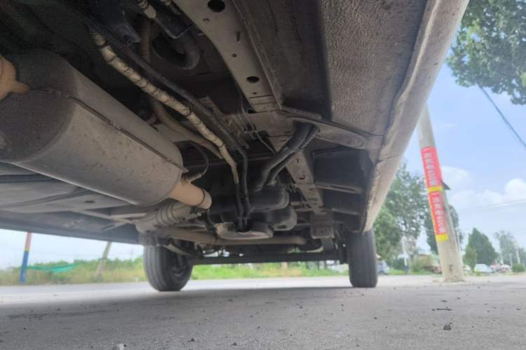 Used SAIC MAXUS Xintu V80  Chassis Front Left