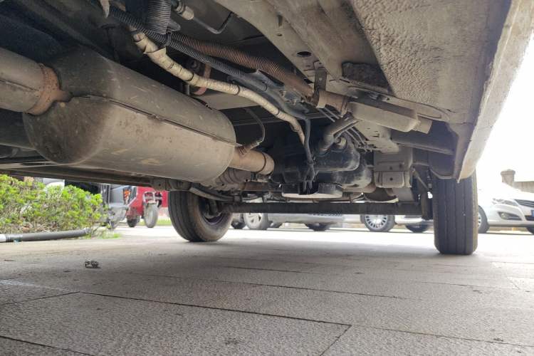 Used SAIC MAXUS Xintu V80  Chassis Front Left