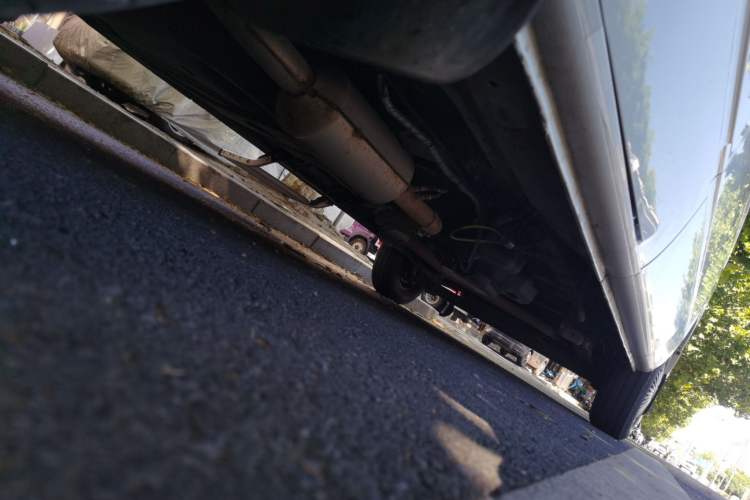 Used SAIC MAXUS Xintu V80  Chassis Front Left