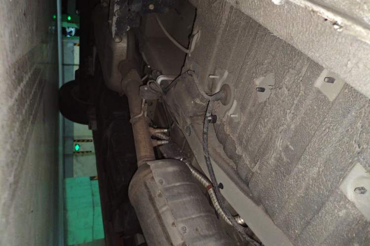 Used SAIC MAXUS Xintu V80  Chassis Front Right