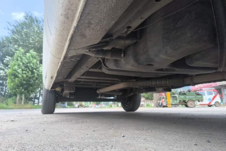 Used SAIC MAXUS Xintu V80  Chassis Front Right