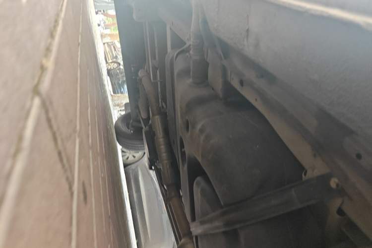 Used SAIC MAXUS Xintu V80  Chassis Front Right