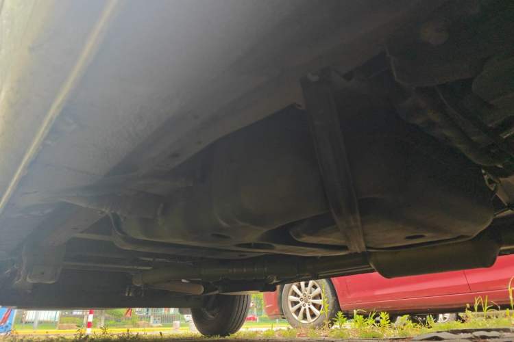 Used SAIC MAXUS Xintu V80  Chassis Front Right