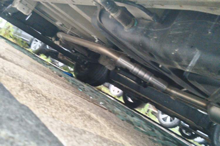 Used SAIC MAXUS Xintu V80 2023 2.0T Manual Classic Aoyuntong Long Wheelbase Mid-Height 6/7/8/9-Seater Chassis Front Right