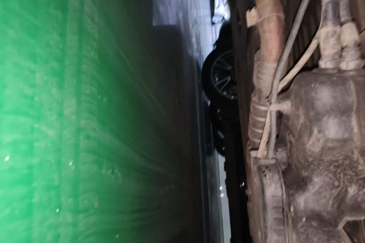 Used SAIC MAXUS Xintu V80  Chassis Front Right