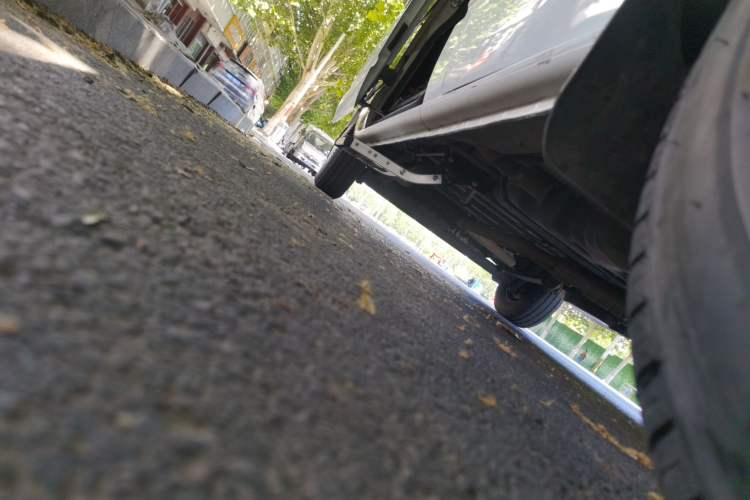 Used SAIC MAXUS Xintu V80  Chassis Front Right