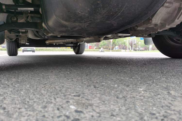 Used SAIC MAXUS Xintu V80  Chassis Front Right