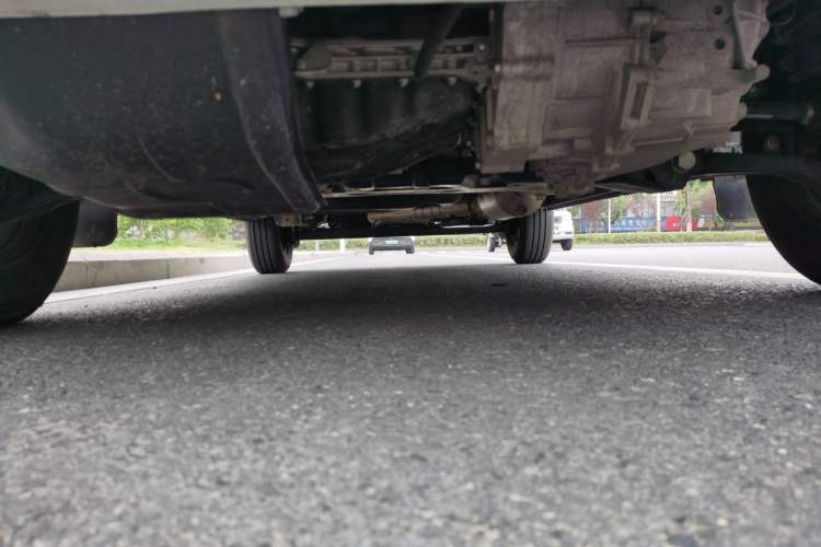 Used SAIC MAXUS Xintu V80  Chassis Front