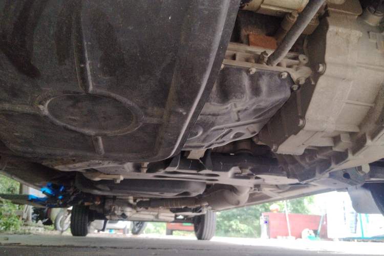 Used SAIC MAXUS Xintu V80 2023 2.0T AMT Classic Aoyuntong Long Wheelbase Mid-Height 6/7/8/9-Seater Chassis Front