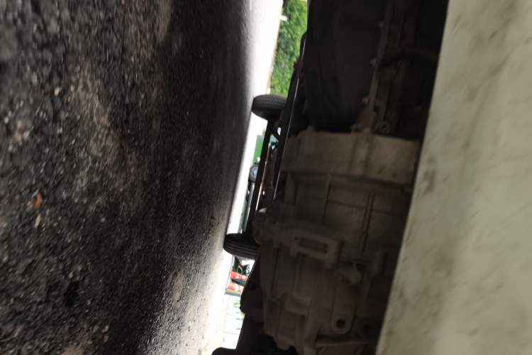 Used SAIC MAXUS Xintu V80 2023 2.0T Manual Classic Aoyuntong Long Wheelbase Mid-Height 6/7/8/9-Seater Chassis Front