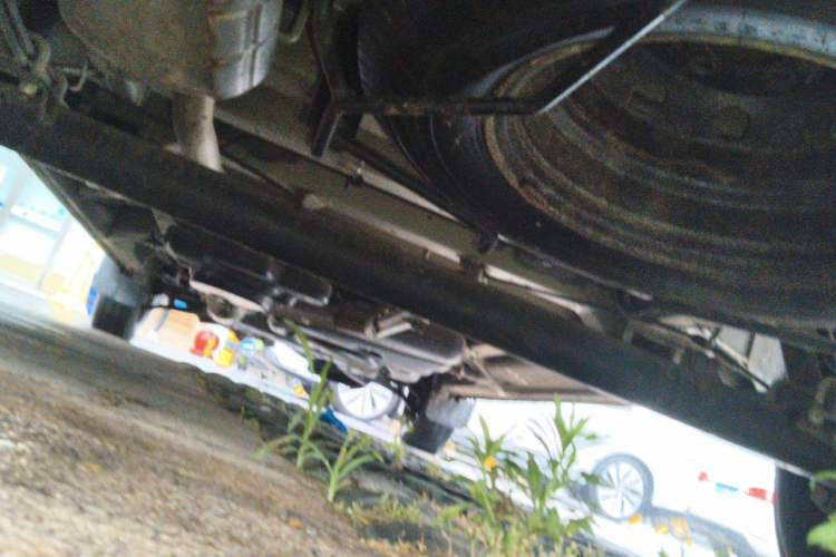 Used SAIC MAXUS Xintu V80 2023 2.0T Manual Classic Aoyuntong Long Wheelbase Mid-Height 6/7/8/9-Seater Chassis Rear