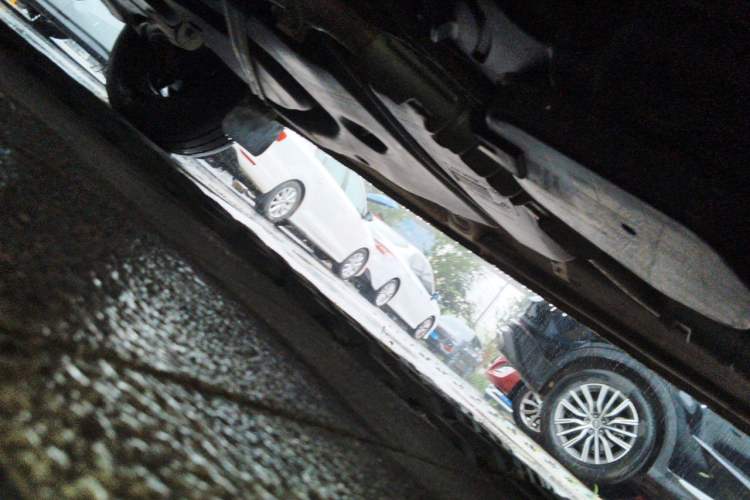 Used SAIC MAXUS Xintu V80 2023 2.0T Manual Classic Aoyuntong Long Wheelbase Mid-Height 6/7/8/9-Seater Chassis Rear Left