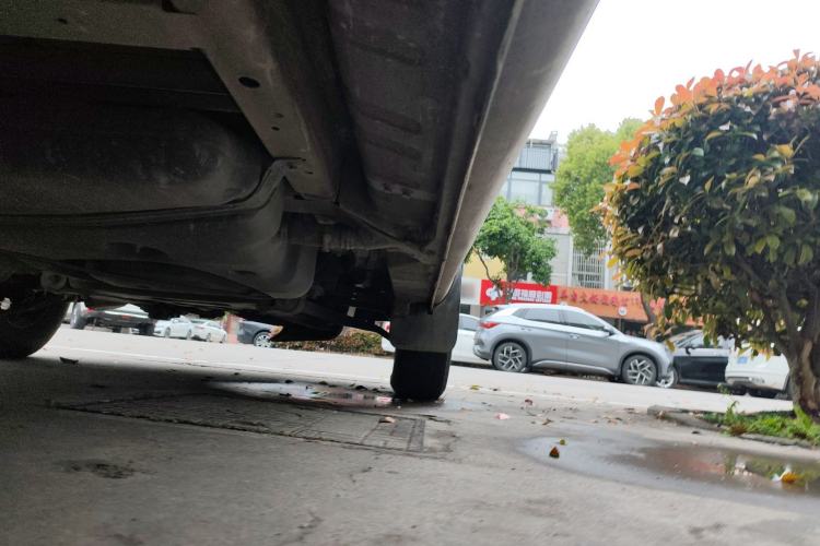 Used SAIC MAXUS Xintu V80  Chassis Rear Right