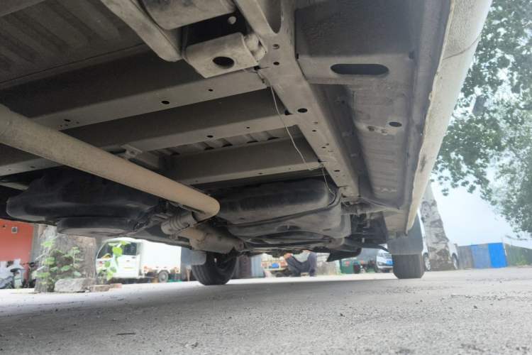 Used SAIC MAXUS Xintu V80  Chassis Rear Right