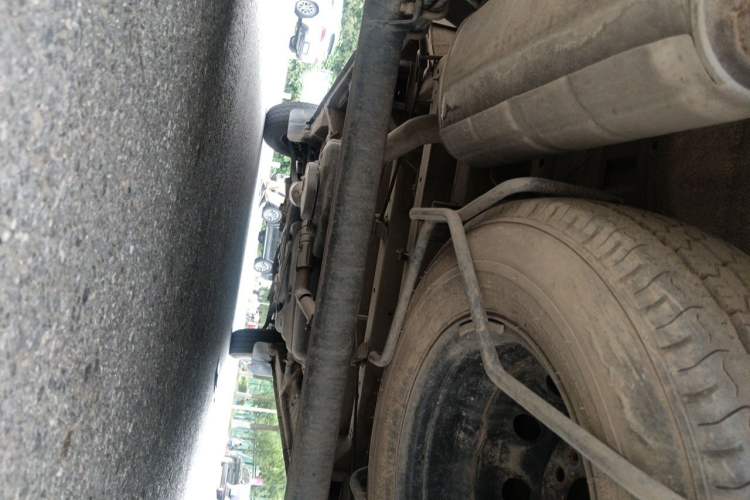 Used SAIC MAXUS Xintu V80 2023 2.0T Manual Classic Aoyuntong Long Wheelbase Mid-Height 6/7/8/9-Seater Chassis Rear