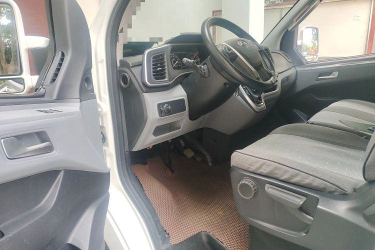 Used SAIC MAXUS Xintu V80 2023 2.0T AMT Classic Aoyuntong Long Wheelbase Mid-Height 6/7/8/9-Seater Driver Seat
