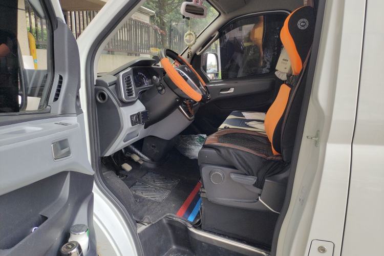 Used SAIC MAXUS Xintu V80  Driver Seat