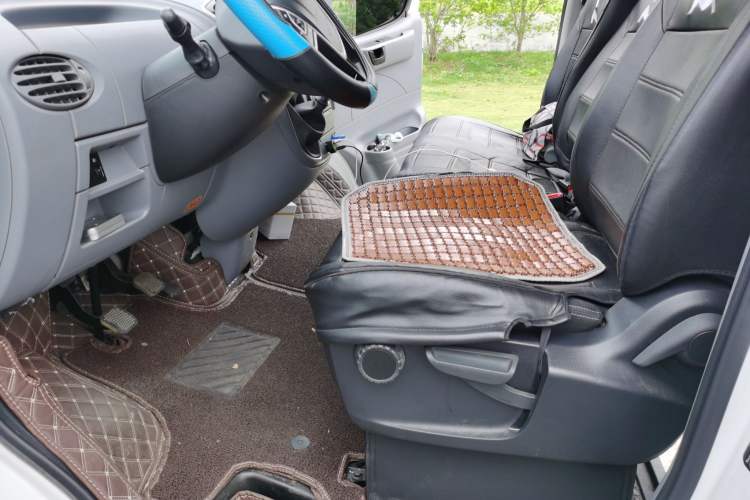 Used SAIC MAXUS Xintu V80  Driver Seat
