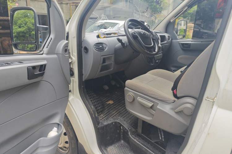 Used SAIC MAXUS Xintu V80  Driver Seat