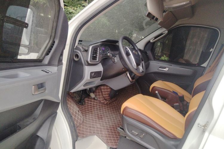 Used SAIC MAXUS Xintu V80 2023 2.0T AMT Classic Aoyuntong Long Wheelbase Mid-Height 6/7/8/9-Seater Driver Seat