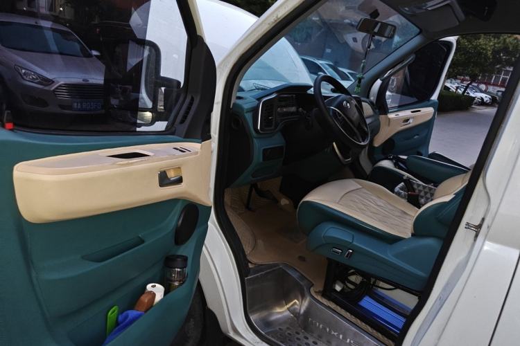 Used SAIC MAXUS Xintu V80 2023 2.0T AMT Classic Aoyuntong Long Wheelbase Mid-Height 6/7/8/9-Seater Driver Seat