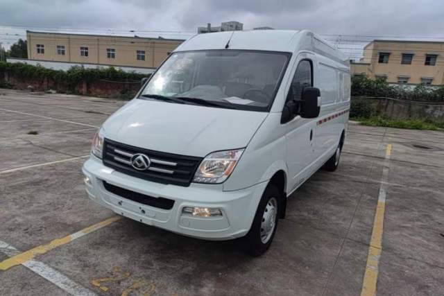 Used SAIC MAXUS Xintu V80 2023 2.0T Manual Classic City Delivery King Long Wheelbase Mid-Roof 3-Seater