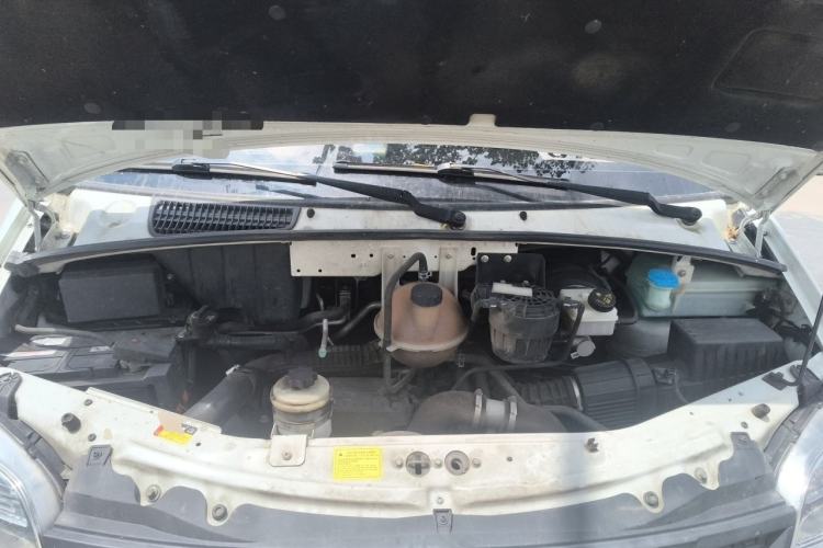 Used SAIC MAXUS Xintu V80  Engine Bay