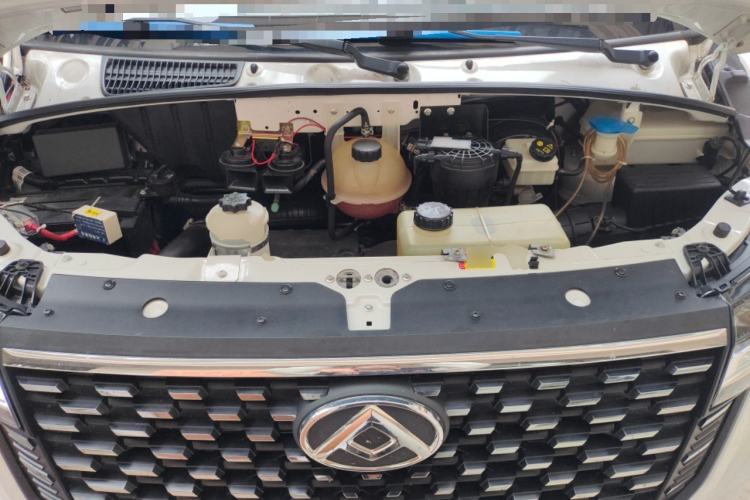 Used SAIC MAXUS Xintu V80  Engine Bay