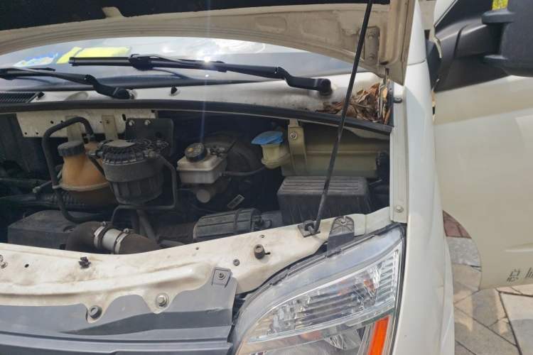 Used SAIC MAXUS Xintu V80  Engine Bay Left