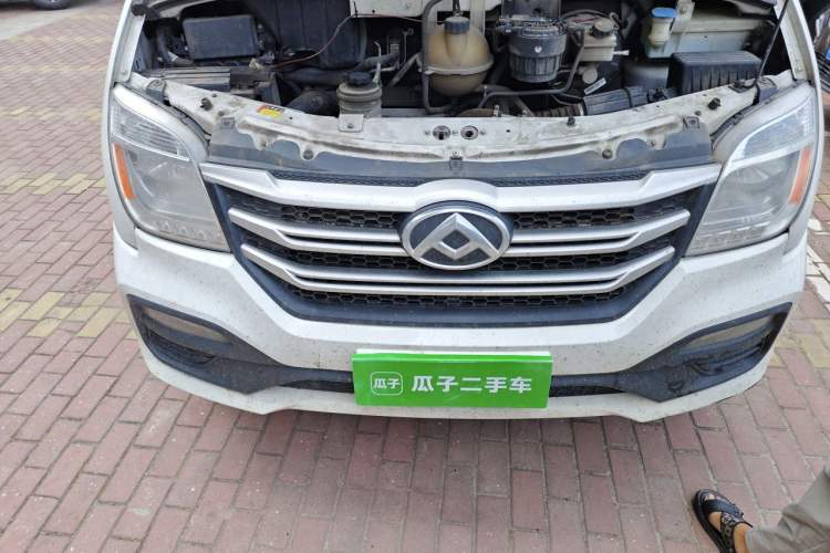 Used SAIC MAXUS Xintu V80 2023 2.0T AMT Classic Aoyuntong Long Wheelbase Mid-Height 6/7/8/9-Seater Engine Bay