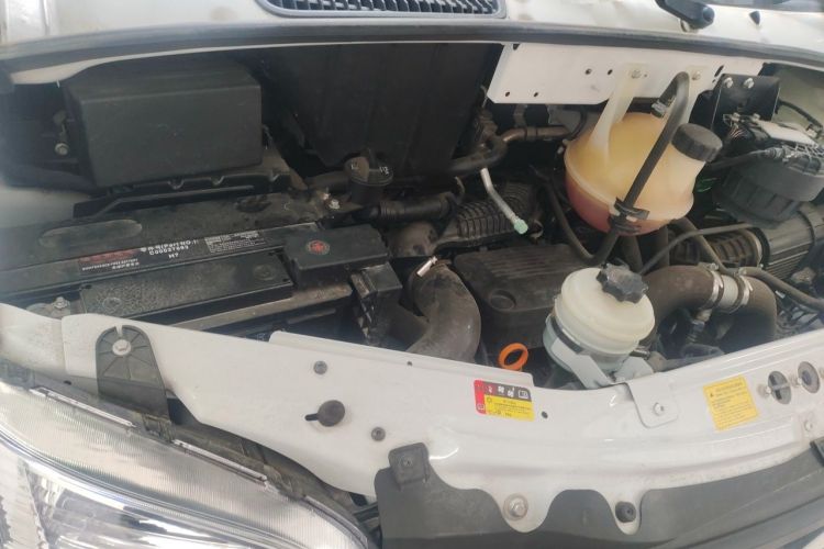 Used SAIC MAXUS Xintu V80 2023 2.0T AMT Classic Aoyuntong Long Wheelbase Mid-Height 6/7/8/9-Seater Engine Bay Right