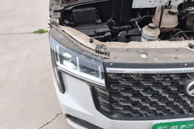 Used SAIC MAXUS Xintu V80  Engine Bay Right