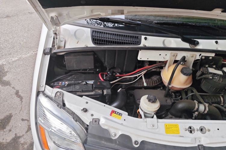 Used SAIC MAXUS Xintu V80 2023 2.0T AMT Classic Aoyuntong Long Wheelbase Mid-Height 6/7/8/9-Seater Engine Bay Right