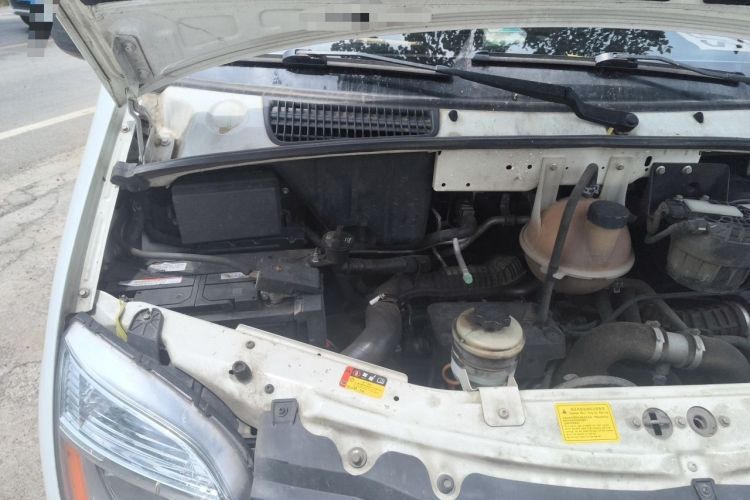 Used SAIC MAXUS Xintu V80  Engine Bay Right