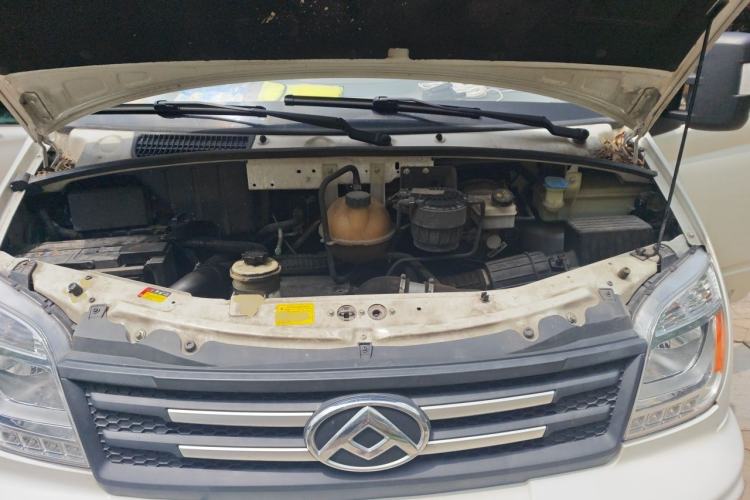 Used SAIC MAXUS Xintu V80  Engine Bay