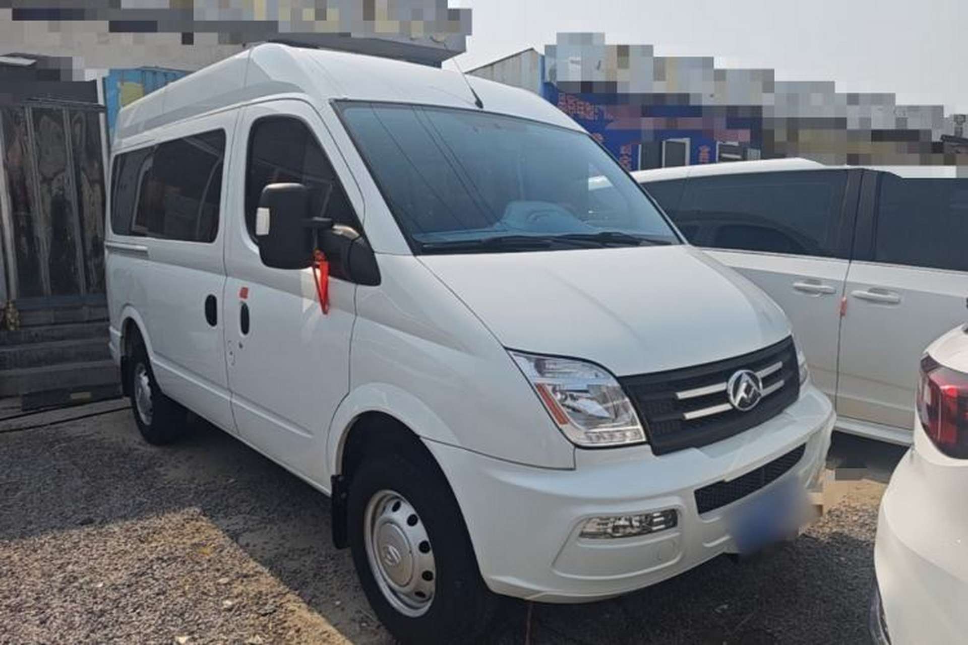 Used SAIC MAXUS Xintu V80 2023 2.0T Manual Classic Aoyuntong Short Wheelbase Mid-Roof 7/8/9-Seater Exterior 1