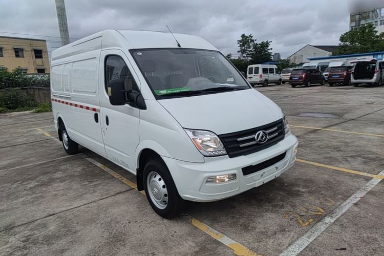 Used SAIC MAXUS Xintu V80 2023 2.0T Manual Classic City Delivery King Long Wheelbase Mid-Roof 3-Seater Exterior 1