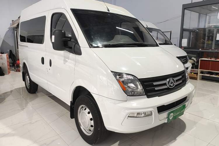 Used SAIC MAXUS Xintu V80 2023 2.0T AMT Classic Aoyuntong Short Wheelbase Mid-Roof 5/6-Seater Exterior 1