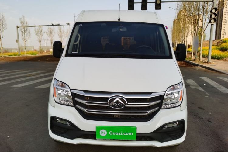Used SAIC MAXUS Xintu V80 2023 2.0T Manual Classic Aoyuntong Short Wheelbase Mid-Roof 5/6-Seater Exterior 1