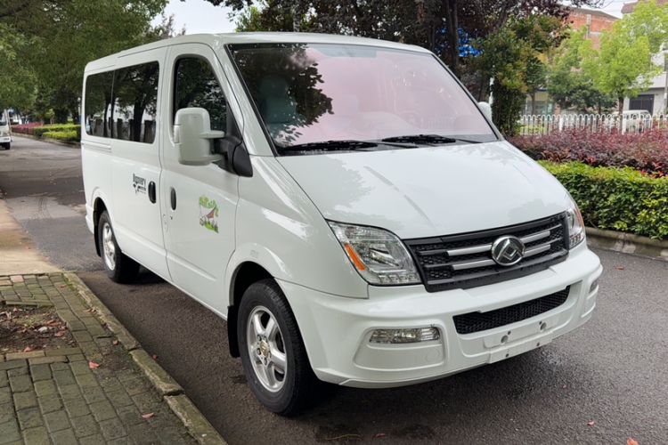 Used SAIC MAXUS Xintu V80 2023 2.0T AMT Classic Aoyuntong Short Wheelbase Ultra-Low Roof 5/6-Seater Exterior 2