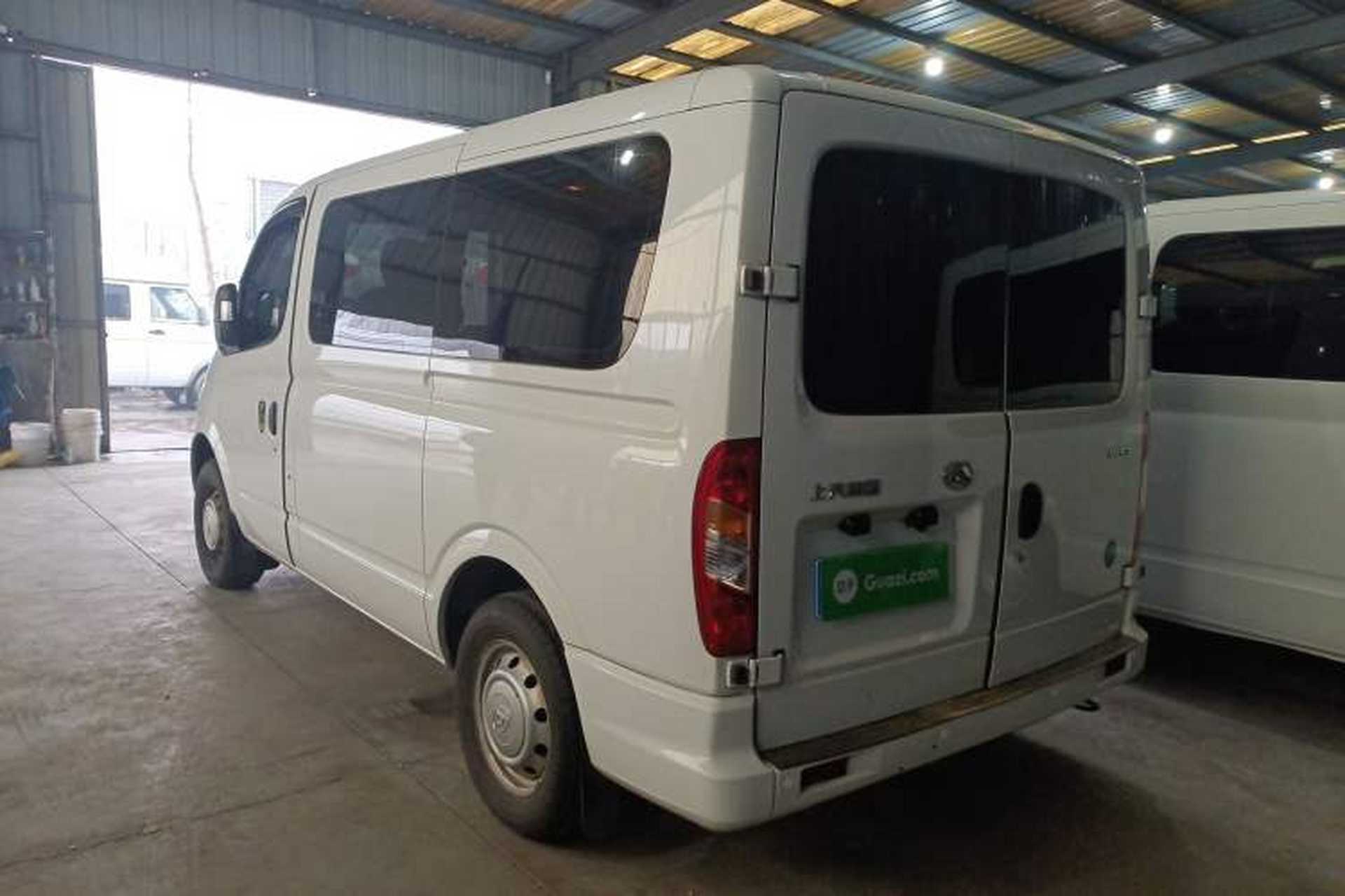 Used SAIC MAXUS Xintu V80 2023 2.0T Manual Classic Aoyuntong Short Wheelbase Ultra-Low Roof 7/8/9-Seater Exterior 2