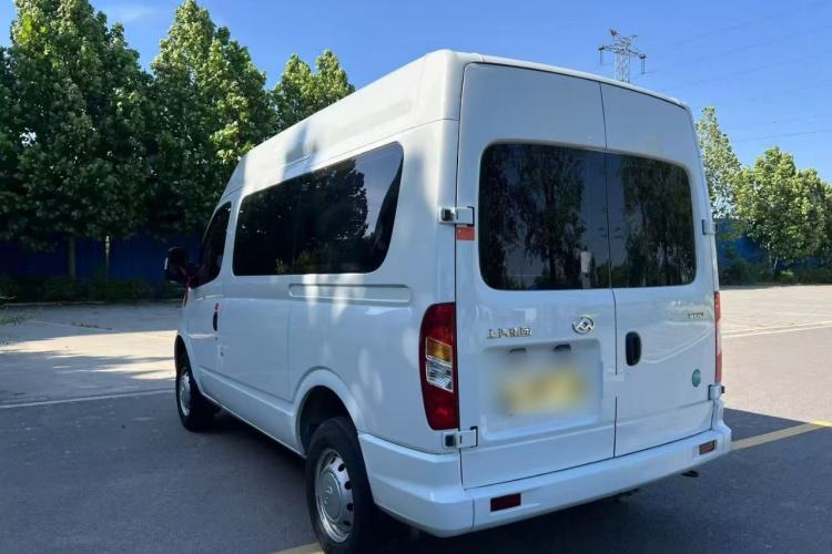 Used SAIC MAXUS Xintu V80 2023 2.0T Manual Classic Aoyuntong Short Wheelbase Mid-Roof 7/8/9-Seater Exterior 2