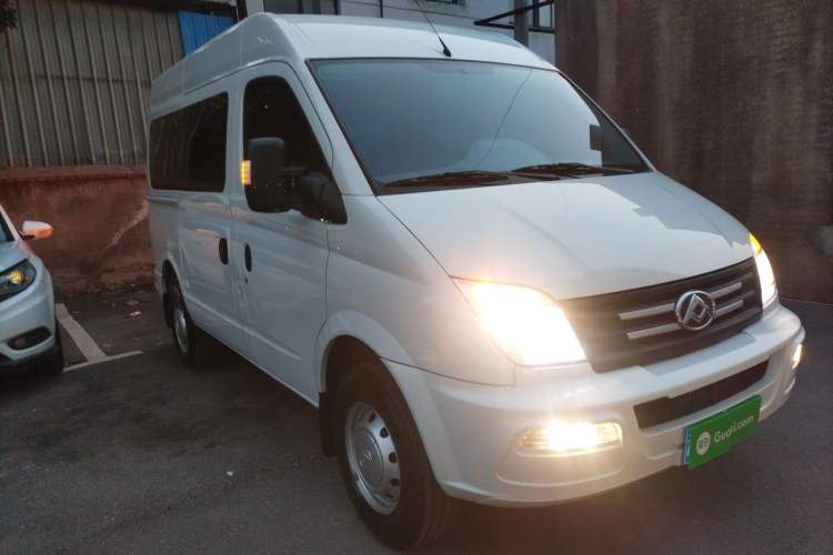 Used SAIC MAXUS Xintu V80 2023 2.0T Manual Classic Aoyuntong Short Wheelbase Mid-Roof 5/6-Seater Exterior 2