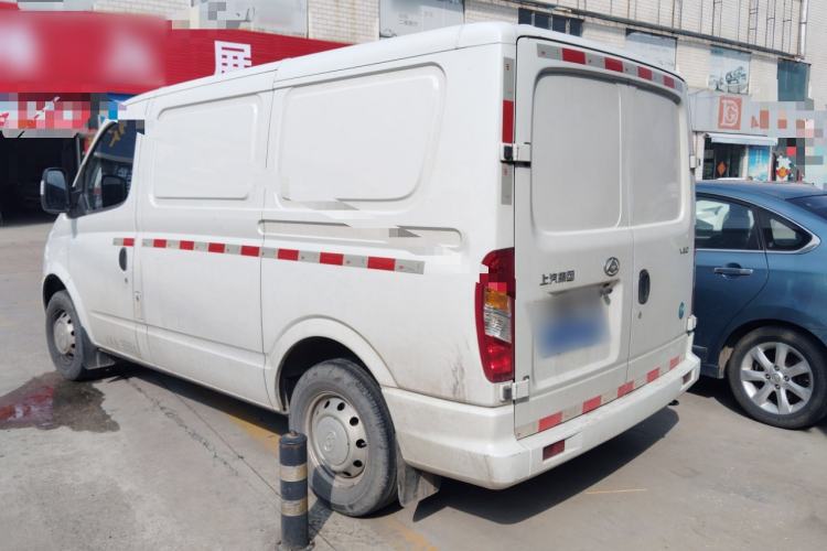 Used SAIC MAXUS Xintu V80 2023 2.0T Manual Classic City Delivery King Short Wheelbase Ultra-Low Roof 3-Seater Exterior 2
